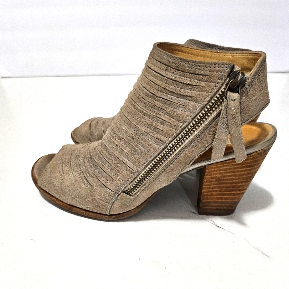 Paul Green | Leather Cayenne Peep Toe Bootie Size 7